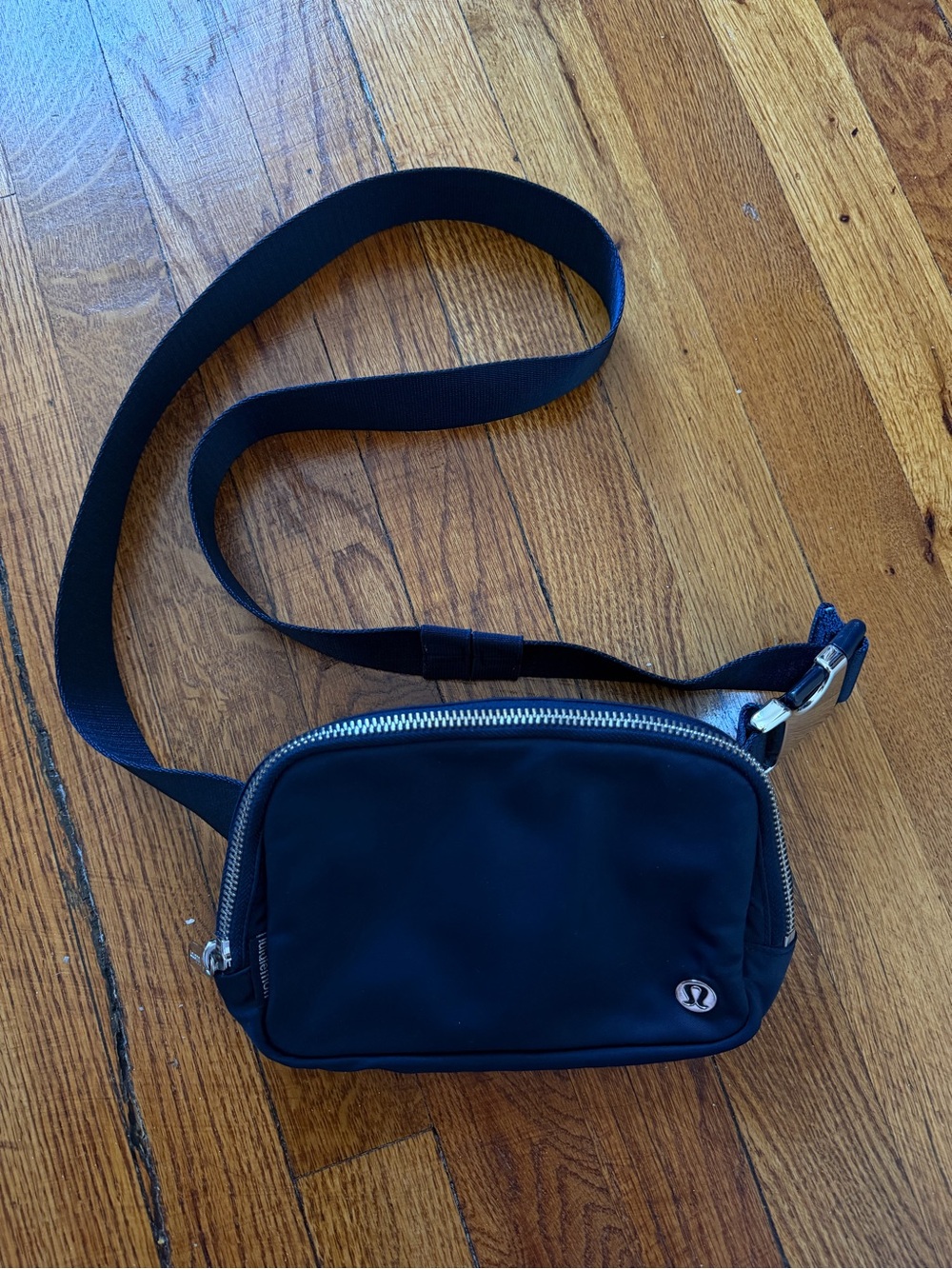 lululemon athletica Everywhere Belt Bag - Picture 3 of 12
